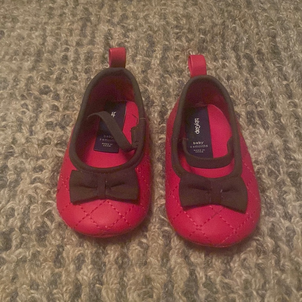 NWOT Baby Gap fuchsia shoes